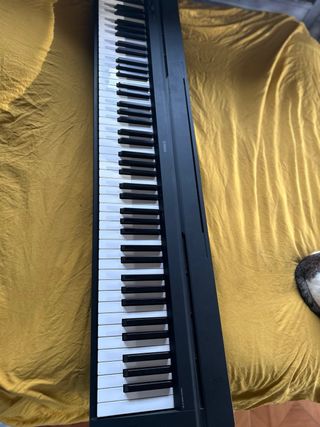 Yamaha P45B - Piano digital negro