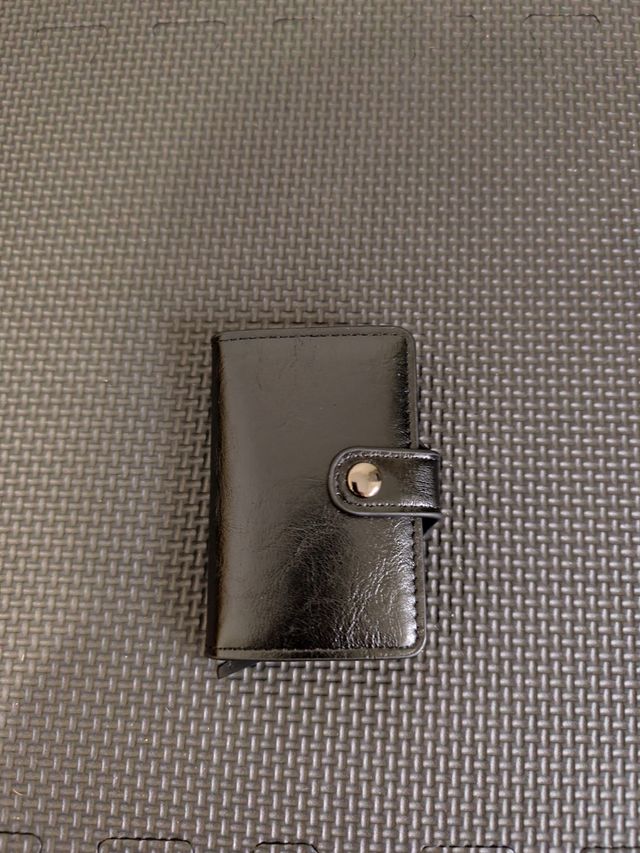 Tarjetero negro - Minimalista