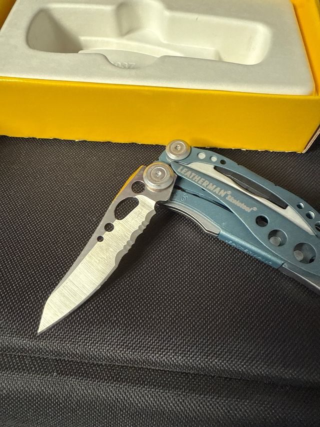 Leatherman Skeletool Azul - Nueva