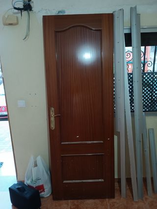 Se venden 2 puertas de madera