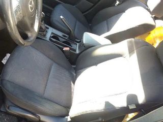 Guantera mazda bp4k64161 3 berlina (bk) 2426556