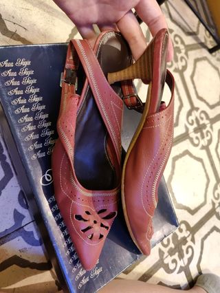 Zapatos tacón Zara rojos