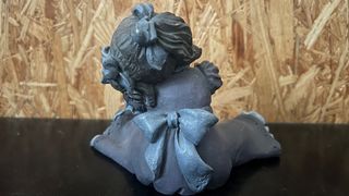 Figura Niña con Pajarito ELISA