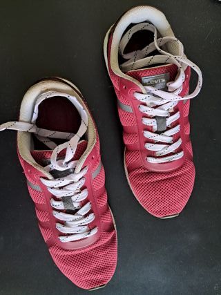 Zapatillas Lervis rojas