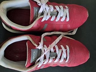 Zapatillas Lervis rojas