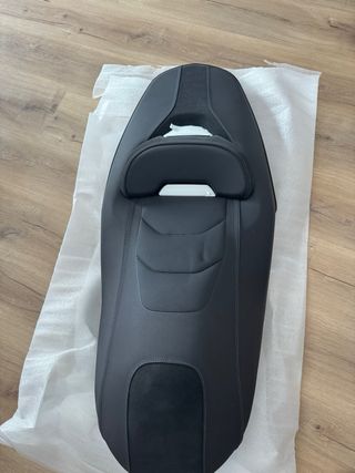 Asiento Yamaha XMAX Tech 2025 nuevo
