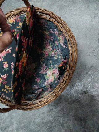 Costurero vintage de mimbre