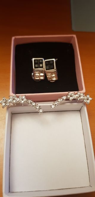 Pendientes: Plata y negros