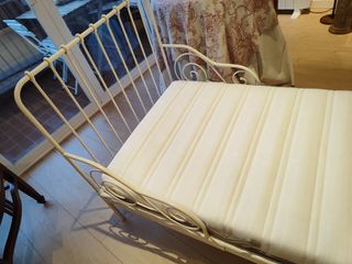 Cama de hierro Ikea blanca sin cochon