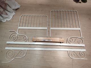 Cama de hierro Ikea blanca sin cochon