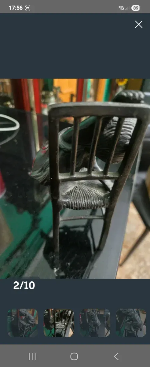 Figuras bronce ñiñas sobre silla antigua 4 figuras