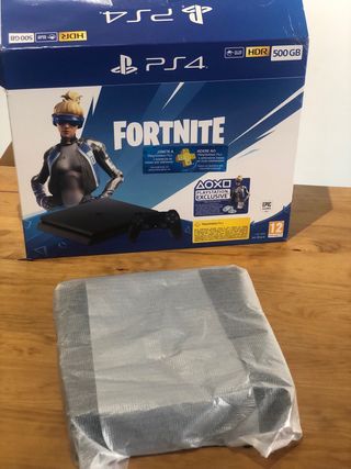 PS4 (PlayStation 4) 500GB + Fortnite