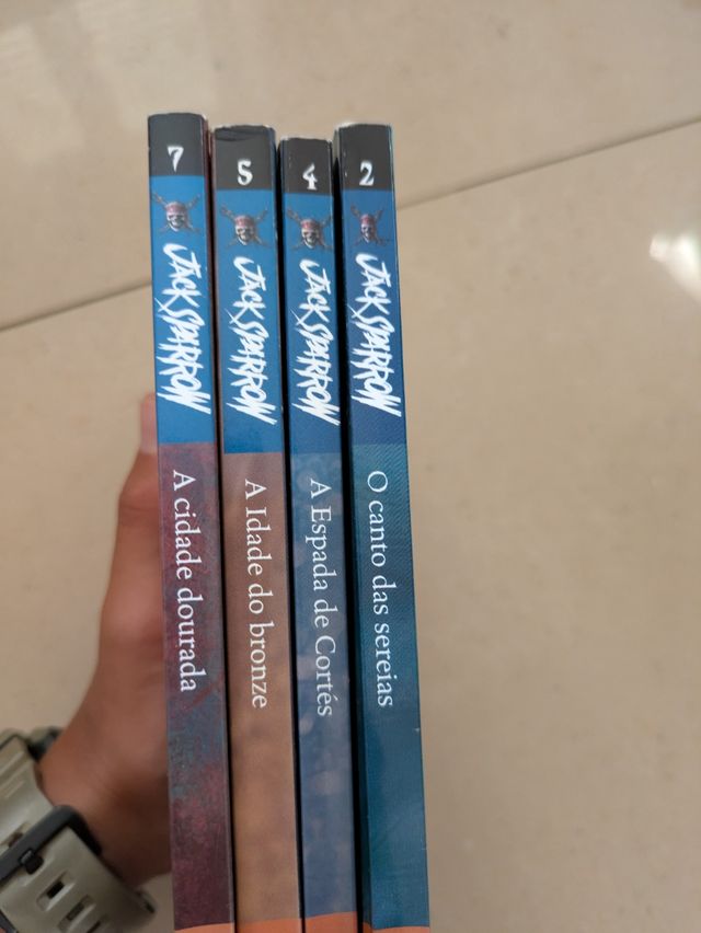 Lote de 4 libros de las aventuras de Jack Sparrow
