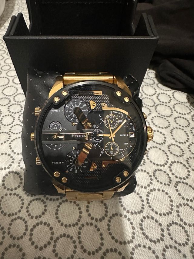 Reloj Diesel dorado totalmente original!