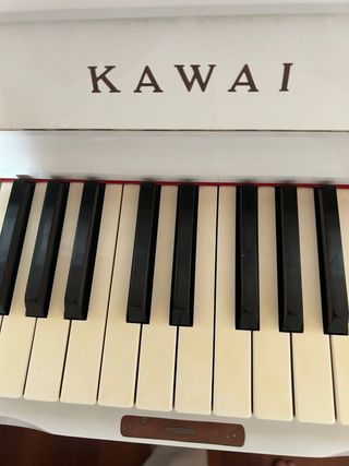 Kawai Piano Blanco