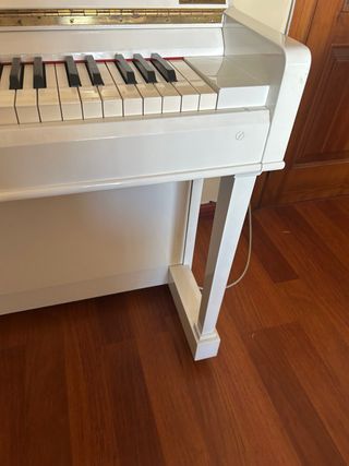 Kawai Piano Blanco