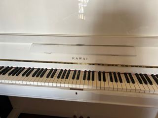 Kawai Piano Blanco