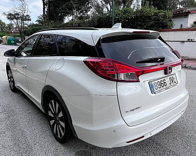 Civic 1.6 Tourer iDtec Elegance 120 CV