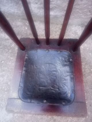 Silla madera antigua ,con tetalle central rustico