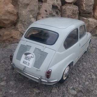 SEAT 600 EDICIONES SALVAT 1/8 VITRINA NO INCLUIDA