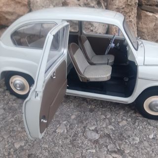 SEAT 600 EDICIONES SALVAT 1/8 VITRINA NO INCLUIDA