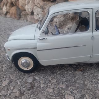 SEAT 600 EDICIONES SALVAT 1/8 VITRINA NO INCLUIDA