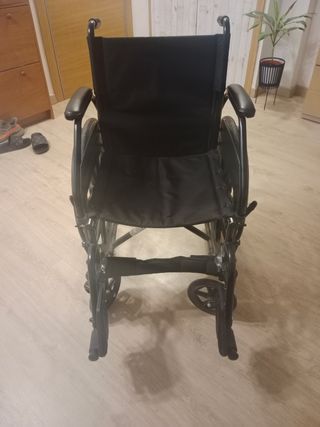 Silla de ruedas plegable