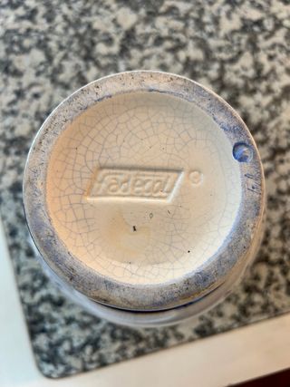 Jarra Cerâmica Azul e Branca