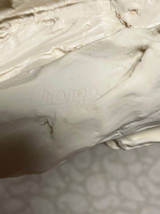 Escultura bronce mujer