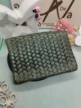 Monedero efecto  trenzado  verde Genuine leather 
