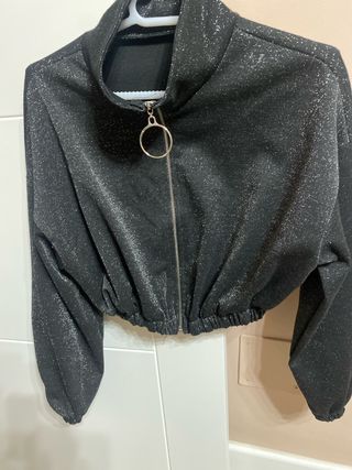 Chaqueta negra brillante