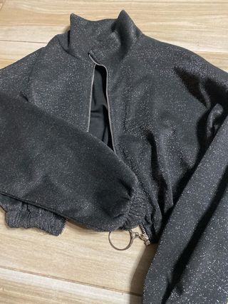 Chaqueta negra brillante