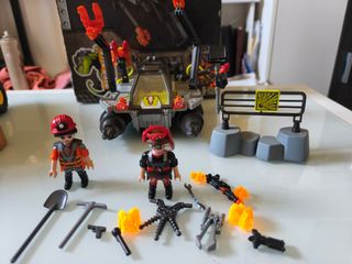 Dino Rise Playmobil 70927:
Coche dino
4 muñecos 