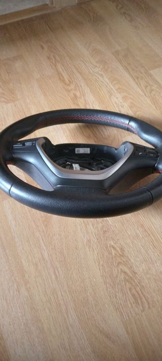 Volante BMW Serie 3 sport.