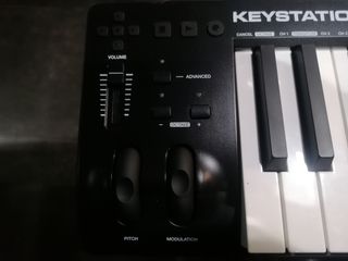 M-Audio Keystation 61 MK3 + Silla y Soporte