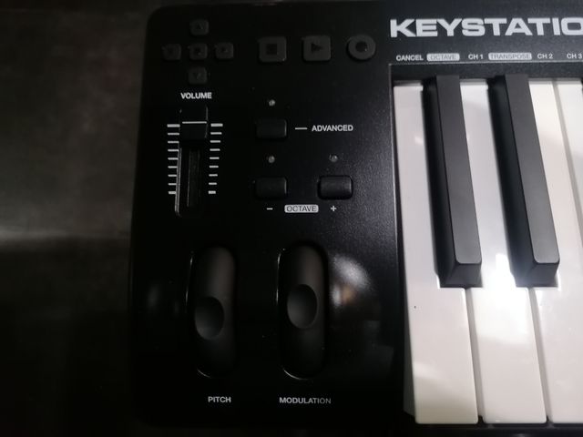 M-Audio Keystation 61 MK3 + Silla y Soporte