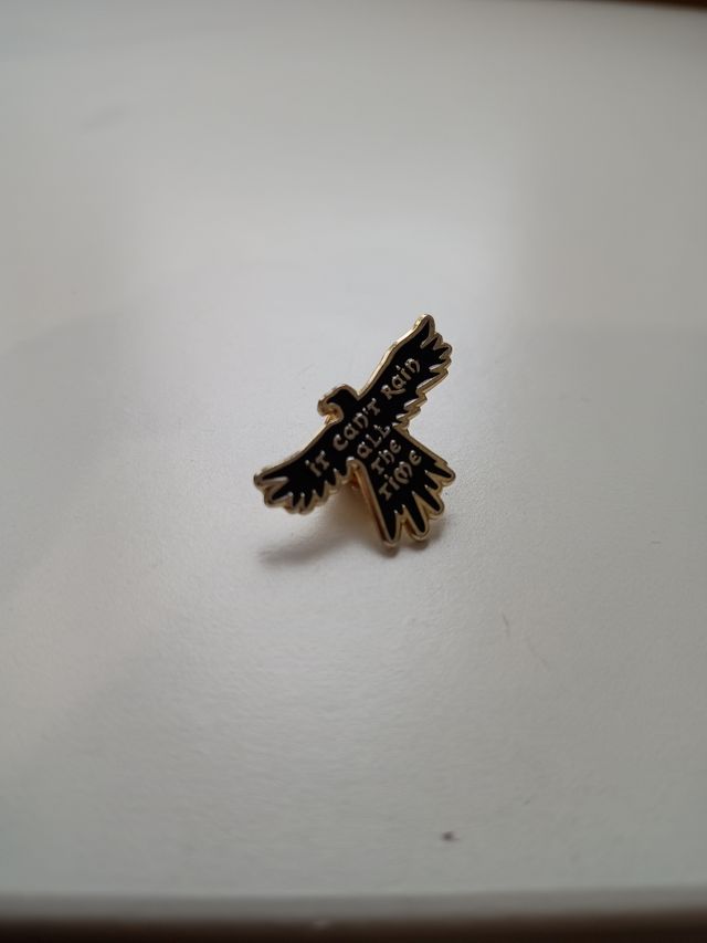 Pin El Cuervo The Crown