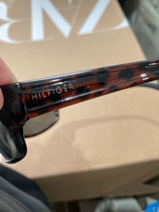 Gafas de sol marrón Tommy Hifiger