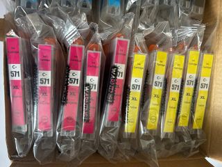 28 cartuchos 571XL  8 cartuchos 570XL