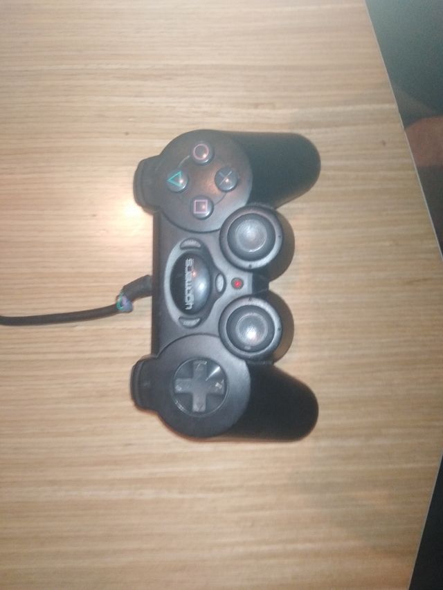 Mando Negro de consola.