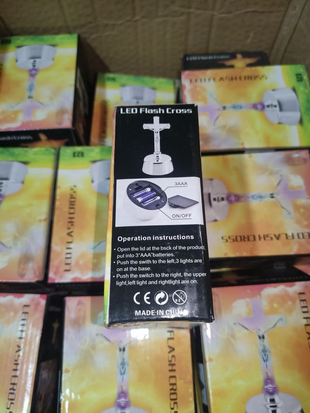 28 Figuras de Jesús empaquetadas con soporte