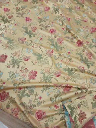 Tela roja estampada - Jenero ideal  fallera  seda