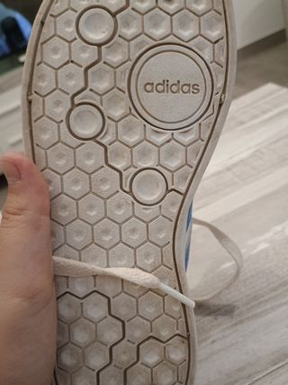 Zapatillas Adidas - Deportivas blancas y azules