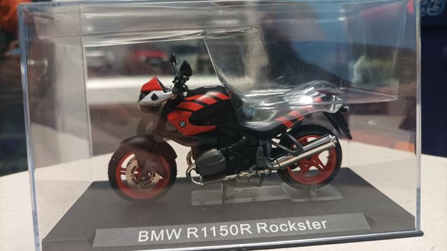 4 motos escala 1/24 BMW-Moto Guzzi-Buell-Cagiva 