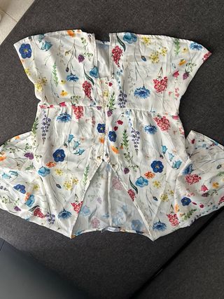 Blusa floral blanca - NUEVA
