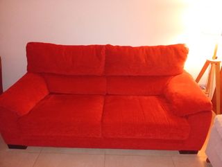 Sofá rojo 2 plazas