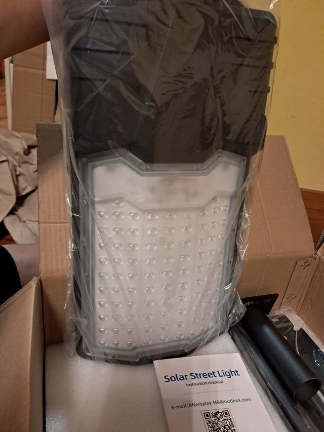 Lampione Solare LED Esterno