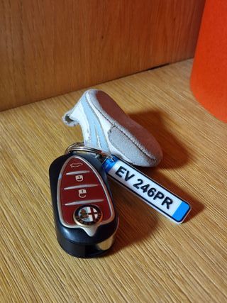 Portachiavi Personalizzati a Forma di Targa Auto