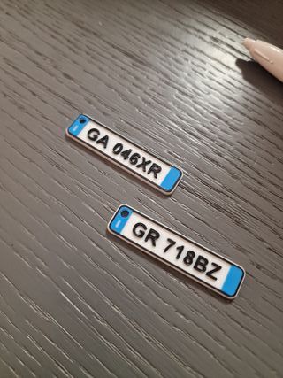 Portachiavi Personalizzati a Forma di Targa Auto