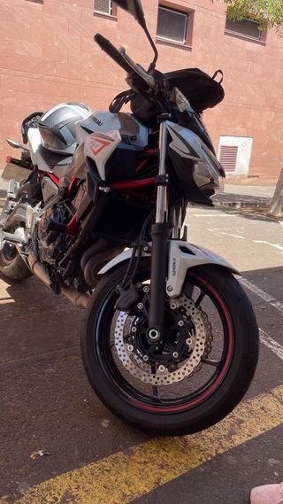 URGE VENDER Kawasaki Z650 2022 A2 - Moto